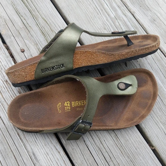 Birkenstock Shoes - Birkenstock Size 42 Metallic Green Thong Flip Flop Style Leather Sandals